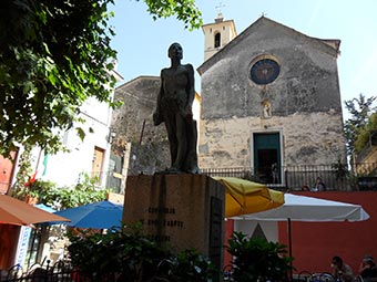 Capilla de Santa Catarina de los disciplinantes y el monumento, Corniglia, Cinco Tierras